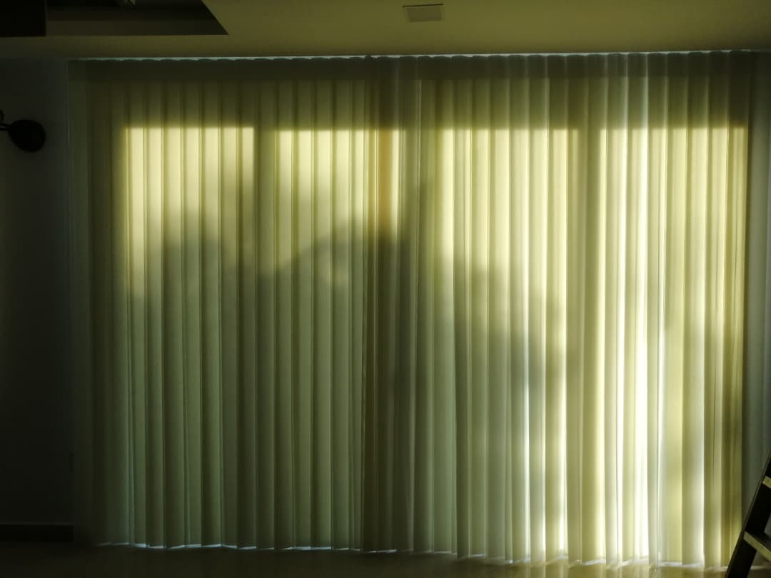 VERTICAL BLINDS